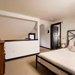 Stay Portland Collection - Scandinavian Loft - Local Espresso & Boutiques