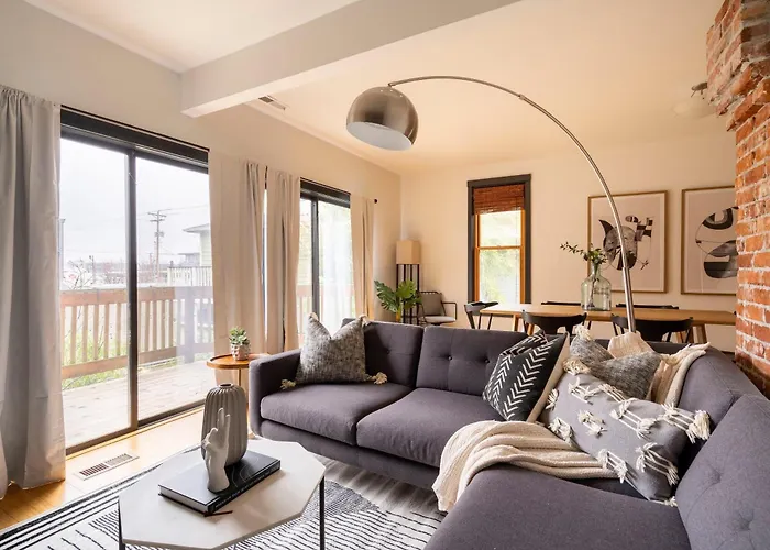 Stay Portland Collection - Scandinavian Loft - Local Espresso & Boutiques