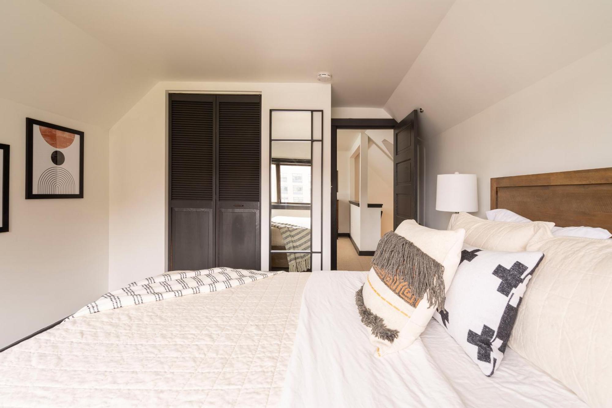 Collection - Scandinavian Loft - Local Espresso & Boutiques Holiday home